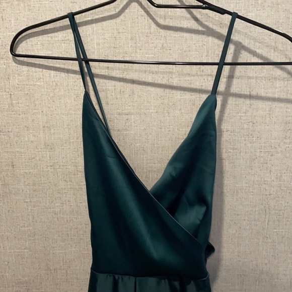 V-neck formal dress - Picture 3 of 3